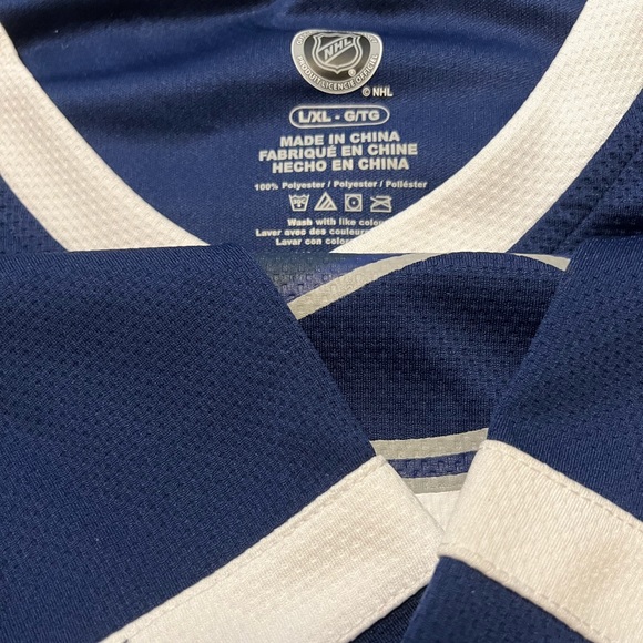 Vancouver Canucks Jersey - Picture 2 of 5